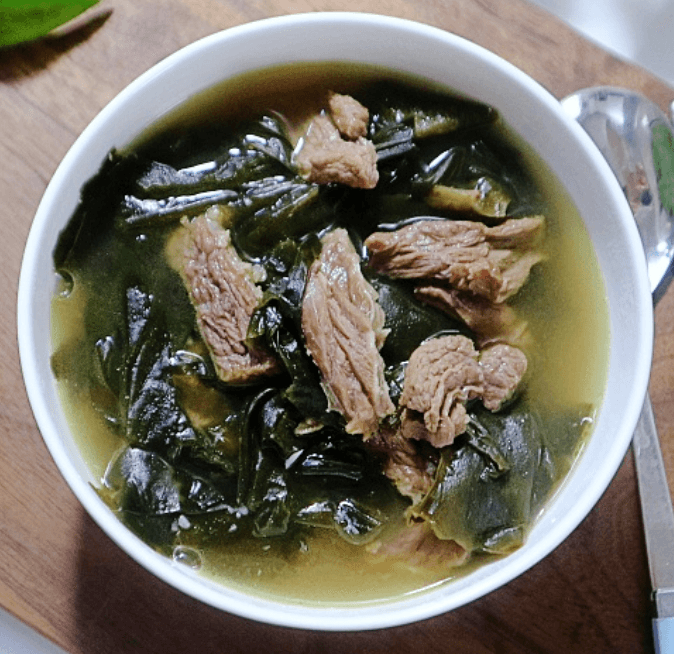 Beef seaweed soup